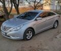Серый Хендай Соната, объемом двигателя 2 л и пробегом 378 тыс. км за 7300 $, фото 1 на Automoto.ua
