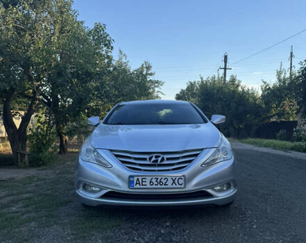 Сірий Хендай Соната, об'ємом двигуна 2 л та пробігом 230 тис. км за 8300 $, фото 1 на Automoto.ua