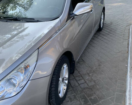 Серый Хендай Соната, объемом двигателя 2 л и пробегом 250 тыс. км за 7800 $, фото 9 на Automoto.ua