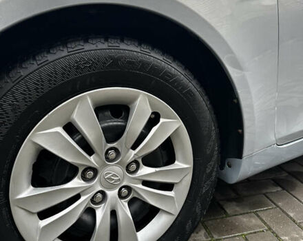 Сірий Хендай Соната, об'ємом двигуна 2.36 л та пробігом 282 тис. км за 8100 $, фото 7 на Automoto.ua