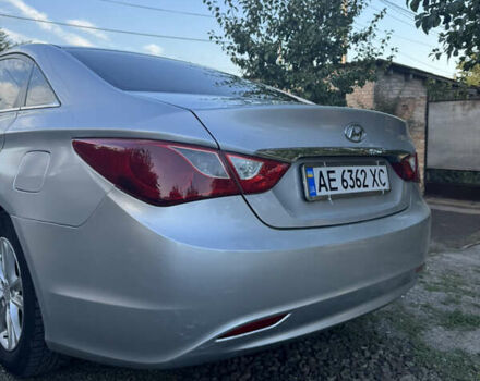 Сірий Хендай Соната, об'ємом двигуна 2 л та пробігом 230 тис. км за 8300 $, фото 9 на Automoto.ua