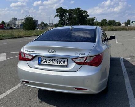 Серый Хендай Соната, объемом двигателя 2 л и пробегом 286 тыс. км за 9000 $, фото 5 на Automoto.ua