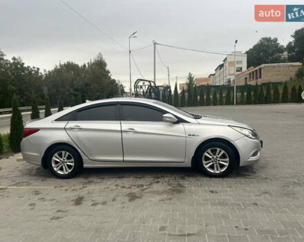 Хендай Соната 2011 в Тернополе на Automoto.ua Серый Хендай Соната, объемом двигателя 2 л и пробегом 375 тыс. км за 6600 $, фото 4 на Automoto.ua
