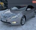 Серый Хендай Соната, объемом двигателя 2.4 л и пробегом 211 тыс. км за 8600 $, фото 1 на Automoto.ua