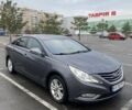 Сірий Хендай Соната, об'ємом двигуна 2 л та пробігом 229 тис. км за 9800 $, фото 1 на Automoto.ua