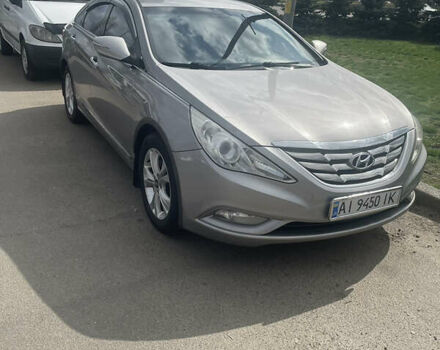 Сірий Хендай Соната, об'ємом двигуна 2 л та пробігом 240 тис. км за 8490 $, фото 1 на Automoto.ua