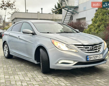 Сірий Хендай Соната, об'ємом двигуна 2.36 л та пробігом 282 тис. км за 8100 $, фото 2 на Automoto.ua