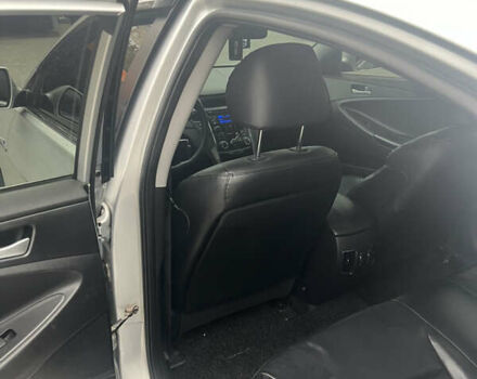 Хендай Соната 2011 в Тернополе на Automoto.ua Серый Хендай Соната, объемом двигателя 2 л и пробегом 375 тыс. км за 6600 $, фото 44 на Automoto.ua