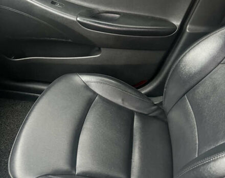 Хендай Соната 2011 в Тернополе на Automoto.ua Серый Хендай Соната, объемом двигателя 2 л и пробегом 375 тыс. км за 6600 $, фото 53 на Automoto.ua