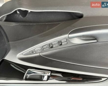 Серый Хендай Соната, объемом двигателя 2.36 л и пробегом 187 тыс. км за 9400 $, фото 47 на Automoto.ua