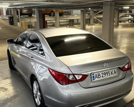 Серый Хендай Соната, объемом двигателя 2.4 л и пробегом 220 тыс. км за 8100 $, фото 9 на Automoto.ua