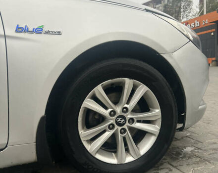 Хендай Соната 2011 в Тернополе на Automoto.ua Серый Хендай Соната, объемом двигателя 2 л и пробегом 375 тыс. км за 6600 $, фото 26 на Automoto.ua