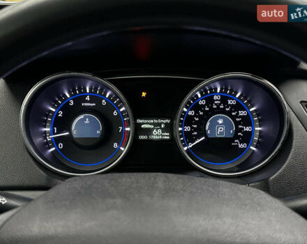 Сірий Хендай Соната, об'ємом двигуна 2.36 л та пробігом 282 тис. км за 8100 $, фото 11 на Automoto.ua