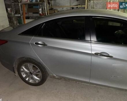 Сірий Хендай Соната, об'ємом двигуна 2 л та пробігом 95 тис. км за 3000 $, фото 1 на Automoto.ua