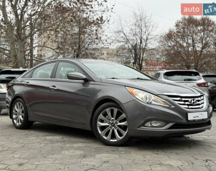 Сірий Хендай Соната, об'ємом двигуна 2 л та пробігом 191 тис. км за 7900 $, фото 9 на Automoto.ua