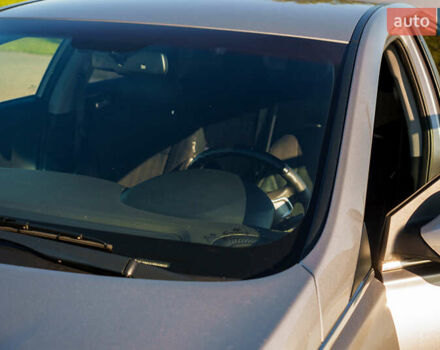 Серый Хендай Соната, объемом двигателя 2 л и пробегом 105 тыс. км за 9600 $, фото 6 на Automoto.ua