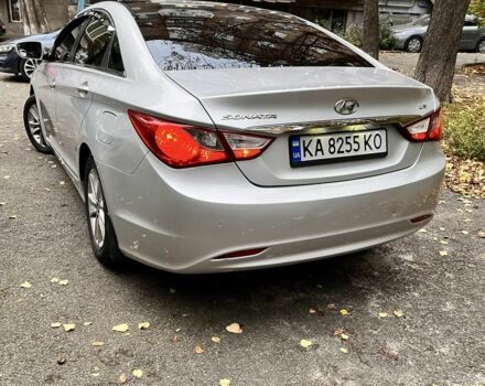 Сірий Хендай Соната, об'ємом двигуна 2 л та пробігом 305 тис. км за 8100 $, фото 2 на Automoto.ua