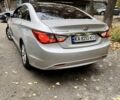 Сірий Хендай Соната, об'ємом двигуна 2 л та пробігом 305 тис. км за 8100 $, фото 2 на Automoto.ua