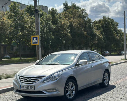 Сірий Хендай Соната, об'ємом двигуна 2 л та пробігом 213 тис. км за 9200 $, фото 2 на Automoto.ua