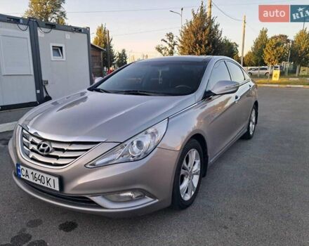 Серый Хендай Соната, объемом двигателя 2.36 л и пробегом 255 тыс. км за 9800 $, фото 11 на Automoto.ua