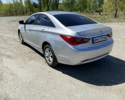 Серый Хендай Соната, объемом двигателя 2 л и пробегом 322 тыс. км за 8000 $, фото 10 на Automoto.ua