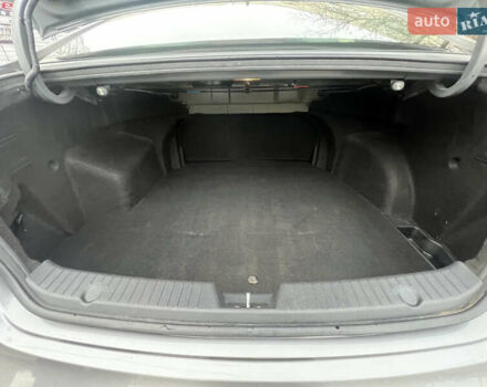 Серый Хендай Соната, объемом двигателя 2 л и пробегом 190 тыс. км за 7500 $, фото 13 на Automoto.ua