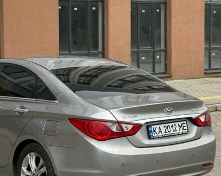 Сірий Хендай Соната, об'ємом двигуна 2 л та пробігом 200 тис. км за 7300 $, фото 6 на Automoto.ua