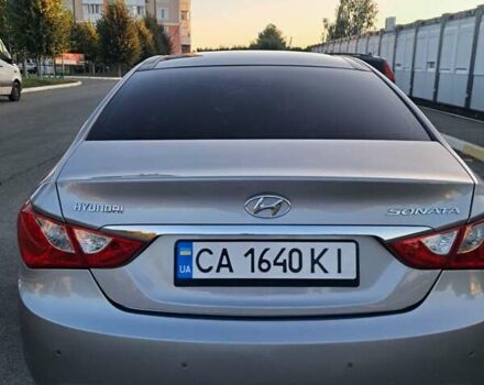 Серый Хендай Соната, объемом двигателя 2.36 л и пробегом 255 тыс. км за 9800 $, фото 6 на Automoto.ua