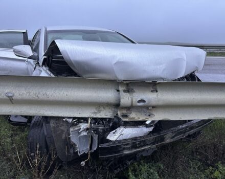 Серый Хендай Соната, объемом двигателя 2 л и пробегом 116 тыс. км за 3500 $, фото 3 на Automoto.ua