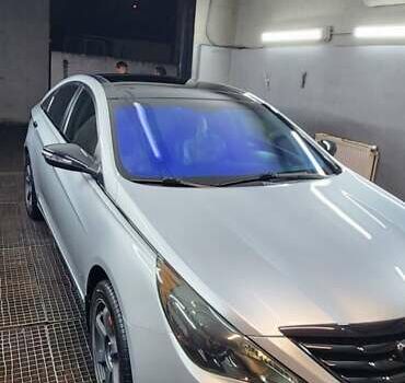 Сірий Хендай Соната, об'ємом двигуна 2 л та пробігом 165 тис. км за 10199 $, фото 14 на Automoto.ua