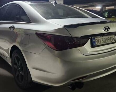 Сірий Хендай Соната, об'ємом двигуна 2 л та пробігом 165 тис. км за 10199 $, фото 10 на Automoto.ua