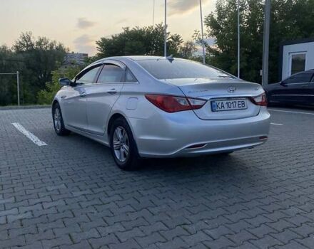 Серый Хендай Соната, объемом двигателя 2 л и пробегом 434 тыс. км за 6800 $, фото 6 на Automoto.ua