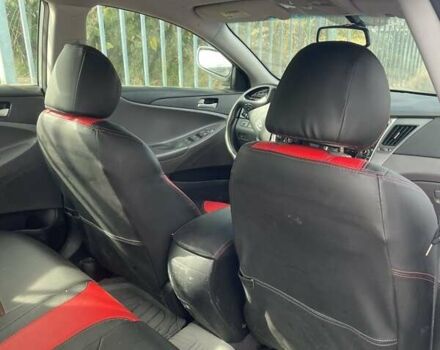 Серый Хендай Соната, объемом двигателя 2.36 л и пробегом 204 тыс. км за 6200 $, фото 4 на Automoto.ua