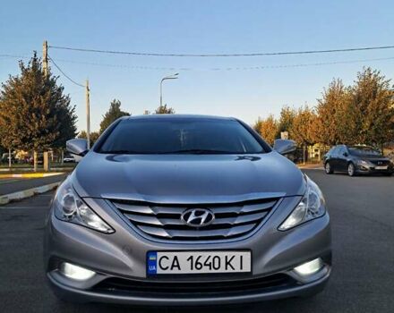Серый Хендай Соната, объемом двигателя 2.36 л и пробегом 255 тыс. км за 9800 $, фото 8 на Automoto.ua