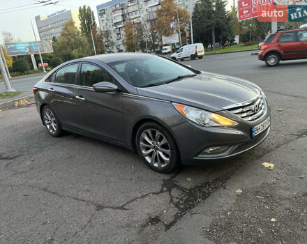 Серый Хендай Соната, объемом двигателя 2 л и пробегом 190 тыс. км за 7500 $, фото 15 на Automoto.ua