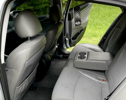 Сірий Хендай Соната, об'ємом двигуна 2.4 л та пробігом 250 тис. км за 9500 $, фото 4 на Automoto.ua