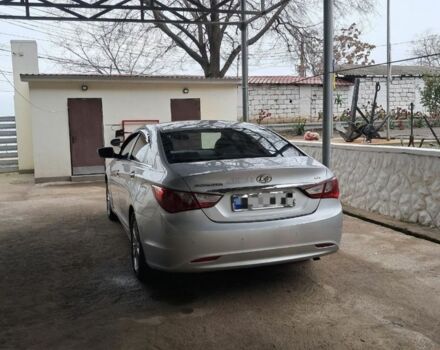 Сірий Хендай Соната, об'ємом двигуна 2 л та пробігом 227 тис. км за 7777 $, фото 2 на Automoto.ua