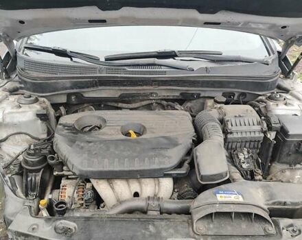 Серый Хендай Соната, объемом двигателя 2 л и пробегом 280 тыс. км за 5000 $, фото 7 на Automoto.ua