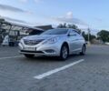 Серый Хендай Соната, объемом двигателя 2 л и пробегом 300 тыс. км за 6800 $, фото 1 на Automoto.ua