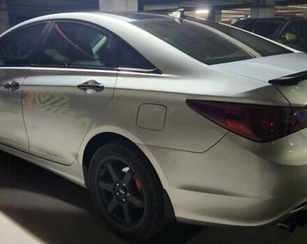 Сірий Хендай Соната, об'ємом двигуна 2 л та пробігом 165 тис. км за 10199 $, фото 11 на Automoto.ua