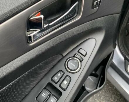 Серый Хендай Соната, объемом двигателя 2 л и пробегом 213 тыс. км за 12800 $, фото 9 на Automoto.ua