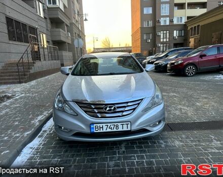 Серый Хендай Соната, объемом двигателя 2 л и пробегом 124 тыс. км за 5500 $, фото 1 на Automoto.ua