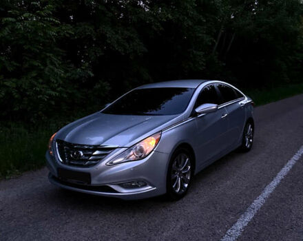 Сірий Хендай Соната, об'ємом двигуна 2.4 л та пробігом 250 тис. км за 9500 $, фото 10 на Automoto.ua