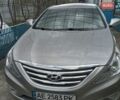 Серый Хендай Соната, объемом двигателя 2 л и пробегом 209 тыс. км за 12000 $, фото 1 на Automoto.ua