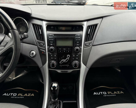 Сірий Хендай Соната, об'ємом двигуна 2 л та пробігом 191 тис. км за 7900 $, фото 38 на Automoto.ua