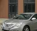 Сірий Хендай Соната, об'ємом двигуна 2 л та пробігом 200 тис. км за 7300 $, фото 2 на Automoto.ua