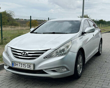Сірий Хендай Соната, об'ємом двигуна 2 л та пробігом 545 тис. км за 6900 $, фото 1 на Automoto.ua