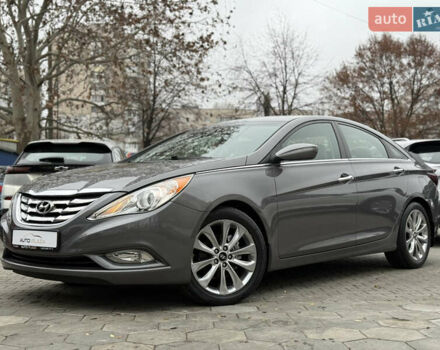 Сірий Хендай Соната, об'ємом двигуна 2 л та пробігом 191 тис. км за 7900 $, фото 4 на Automoto.ua