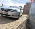 Серый Хендай Соната, объемом двигателя 2 л и пробегом 345 тыс. км за 7000 $, фото 1 на Automoto.ua