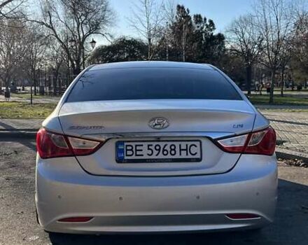 Сірий Хендай Соната, об'ємом двигуна 2 л та пробігом 170 тис. км за 7500 $, фото 4 на Automoto.ua